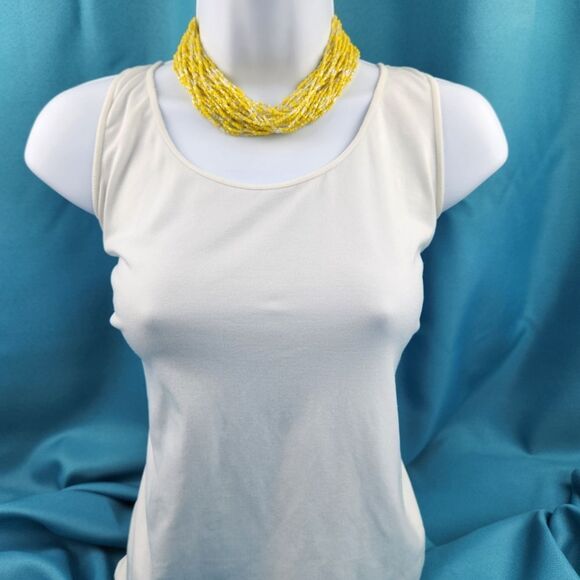 🔸️NWT Yellow Beaded Multi Strand Statement Necklace - Picture 2 of 10